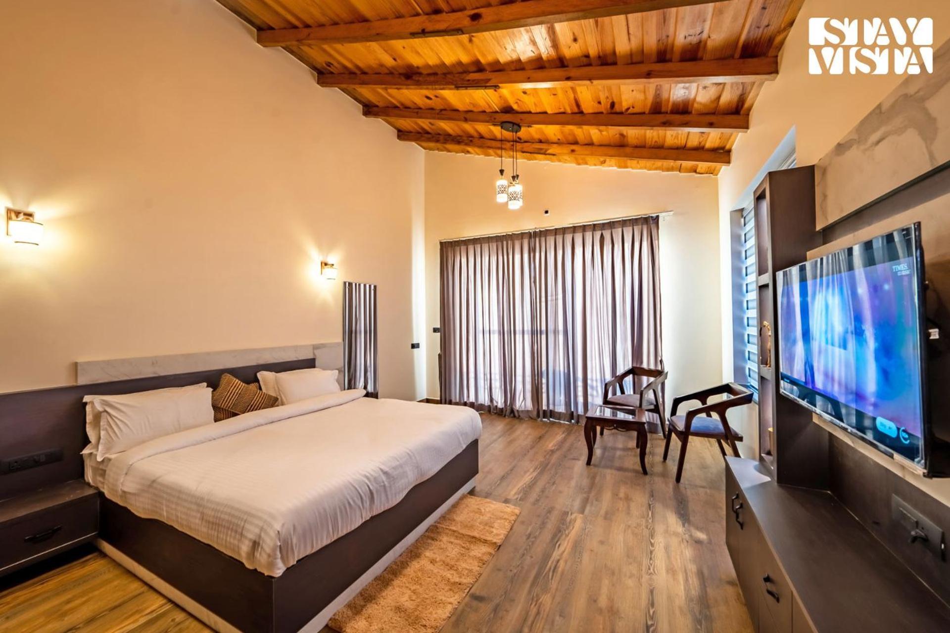 Stayvista At Sunset Springs With Pool & Views Nainital Exterior foto